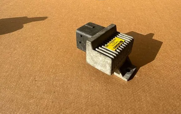 Glow plug pre-heat relay