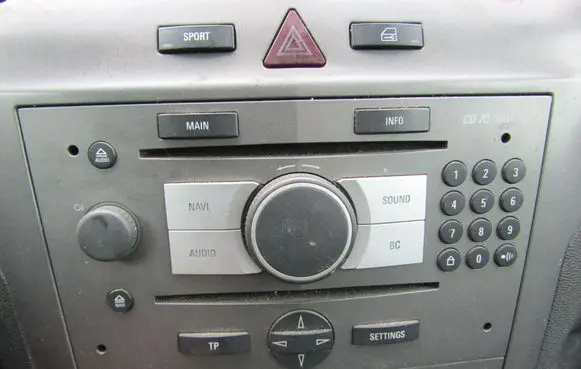 Opel Zafira B HiFi Audio sound control unit 