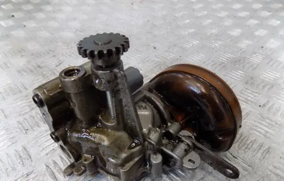 Renault Captur Oil pump 150002257R