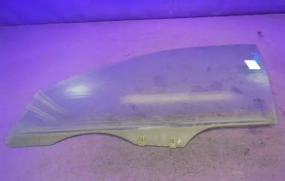 KIA Rio Front door window glass four-door