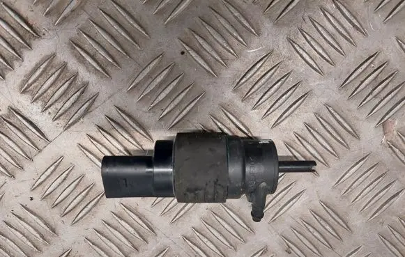 Audi A5 Windscreen/windshield washer pump 8K5955647