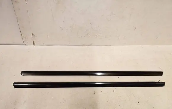 Mercedes-Benz C W204 Rear side glass trim 