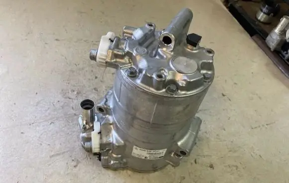 Mercedes-Benz CLA C118 X118 Air conditioning (A/C) compressor (pump) A0008302201