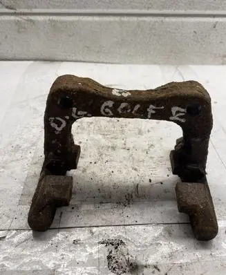 Volkswagen Golf VI Brake caliper pad carrier rear 