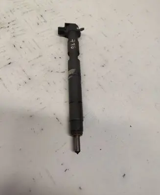 Hyundai i30 Fuel injector 338002A780