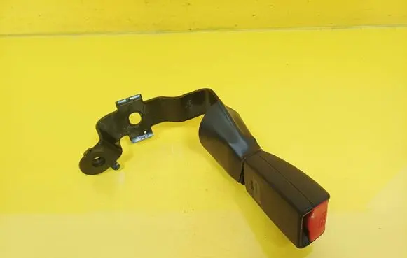Toyota Avensis T250 Rear seatbelt buckle 