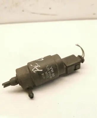 Audi A6 S6 C5 4B Windscreen/windshield washer pump 1J5955651