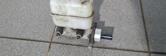 Hyundai Terracan Master brake cylinder