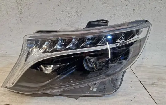Mercedes-Benz V Class W447 Headlight/headlamp A4479063201