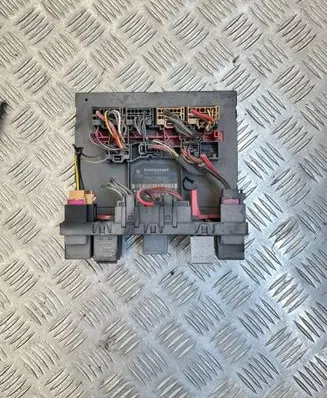 Volkswagen PASSAT B6 Comfort/convenience module 3C0937049D