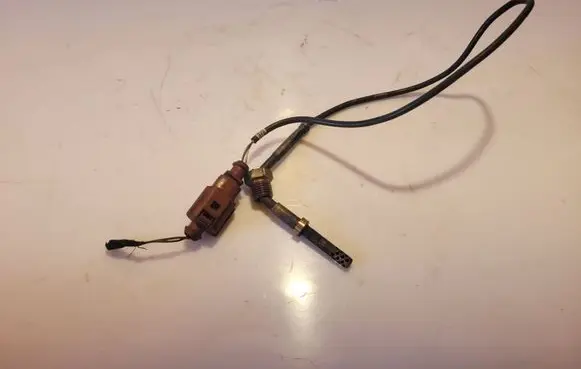 Volkswagen PASSAT B6 Lambda probe sensor 03G906088