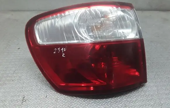 Toyota Avensis Verso Rear/tail lights