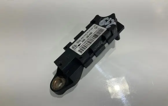 Mercedes-Benz CLS C219 Airbag deployment crash/impact sensor 0018209126 A0018209126