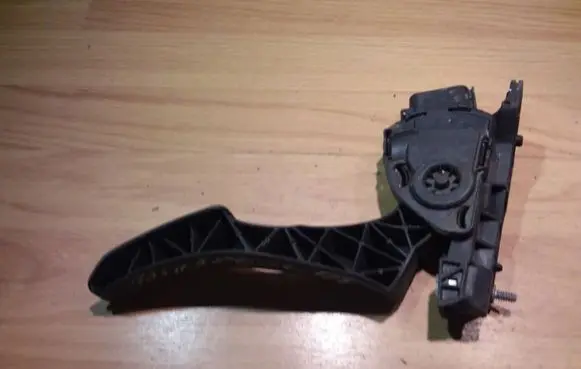 Volvo S80 Accelerator throttle pedal 2227