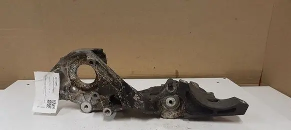 Volkswagen PASSAT CC Generator/alternator bracket 03L903143