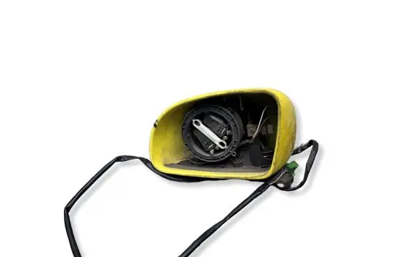 Volkswagen New Beetle Front door wing mirror part 