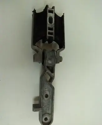 Volvo XC90 Engine mount bracket 31359890