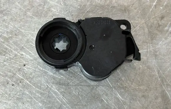Renault Kadjar Air flap motor/actuator T37221B 1906171B