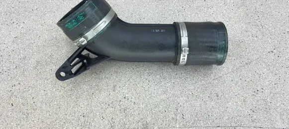 BMW M6 Air intake hose/pipe 7843222 13717843222