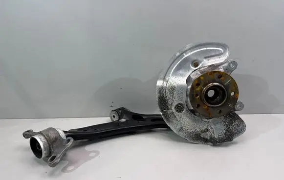 BMW 2 F44 Front wheel hub 6876646