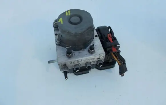 Skoda Fabia Mk2 (5J) ABS Pump 6R0907379AS