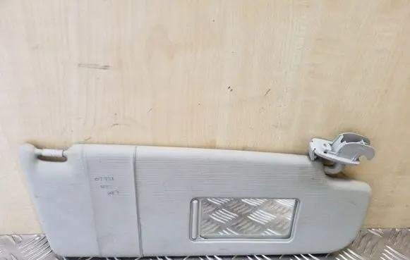 Skoda Octavia Mk2 (1Z) Sun visor 1Z0857552D