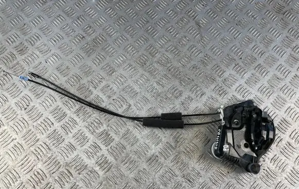 Subaru Outback (BS) Front door lock