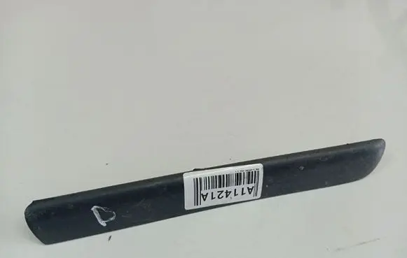 BMW 3 E46 Fender trim (molding) 8208448