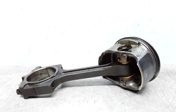 Volvo V50 Piston with connecting rod 40151