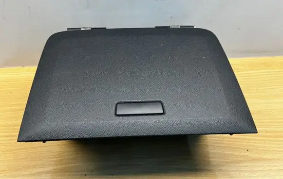 Volkswagen Golf Sportsvan Glove box 517857922
