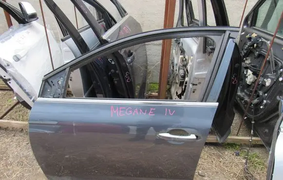 Renault Megane IV Front door
