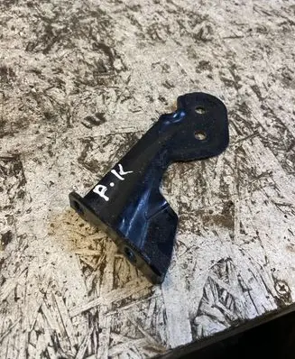 Renault Kadjar Fender mounting bracket