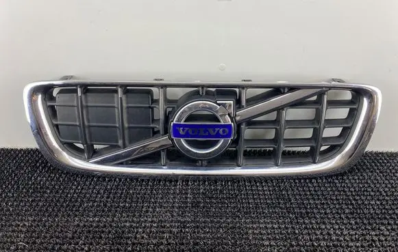 Volvo V70 Front bumper upper radiator grill 31283896