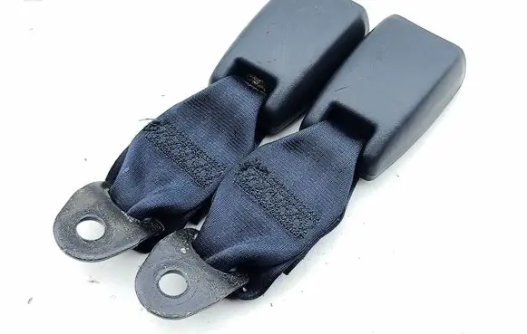Rear seatbelt buckle