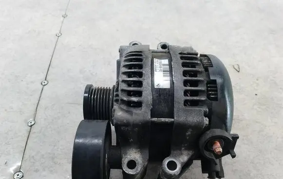 BMW 1 E81 E87 Generator/alternator 7550468