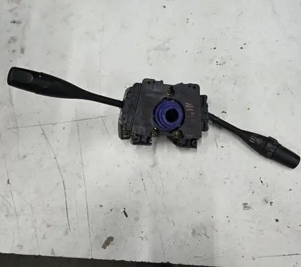Nissan Almera Tino Indicator stalk E227A