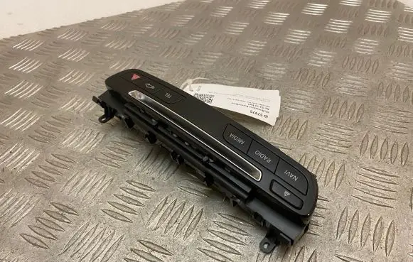 Mercedes-Benz C W205 Head unit multimedia control A2059055201