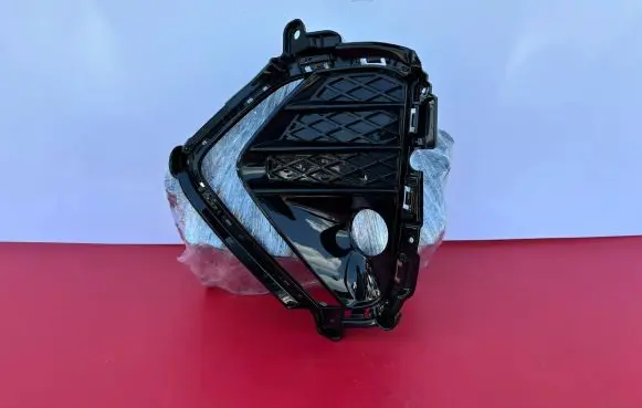 Hyundai Tucson TL Front bumper lower grill 86523-D7700