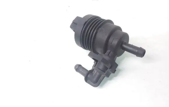 BMW 7 E38 Vacuum valve 1748875