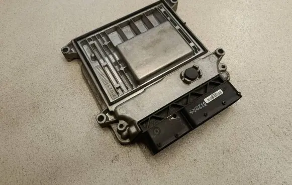 Hyundai i30 Engine control unit/module 9030933128A1 391122B080
