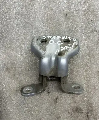 KIA Sorento Rear door upper hinge