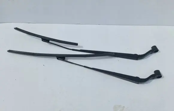Nissan X-Trail T32 Rear wiper blade arm 