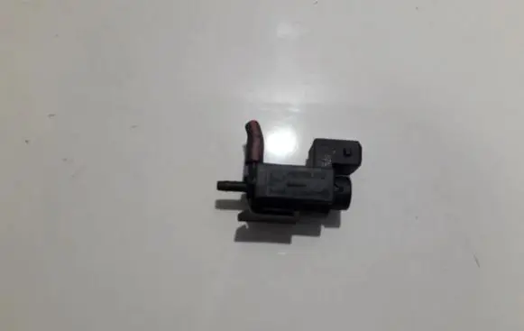 BMW 5 E39 Turbo solenoid valve 72234100 1742712