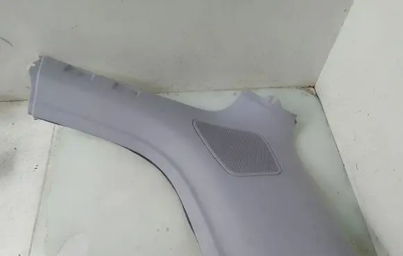 Mercedes-Benz Vaneo W414 (D)pillar trim (top) A4146900425