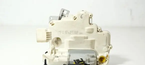 Audi A6 S6 C6 4F Front door lock 4F1837015