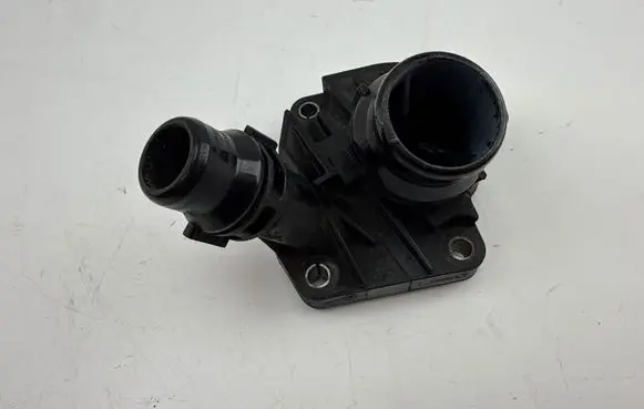 BMW 3 F30 F35 F31 Thermostat housing 4118980