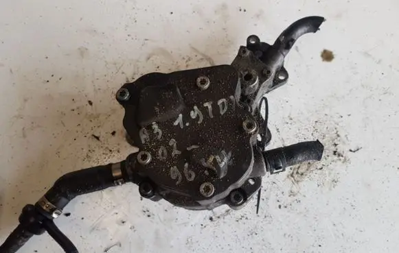 Audi A3 S3 8P Fuel injection high pressure pump 