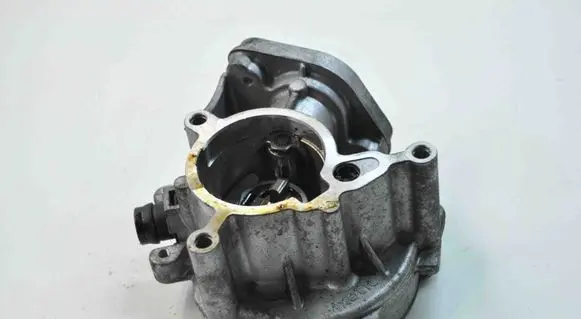 Audi A3 S3 8V Vacuum pump 06K145100B