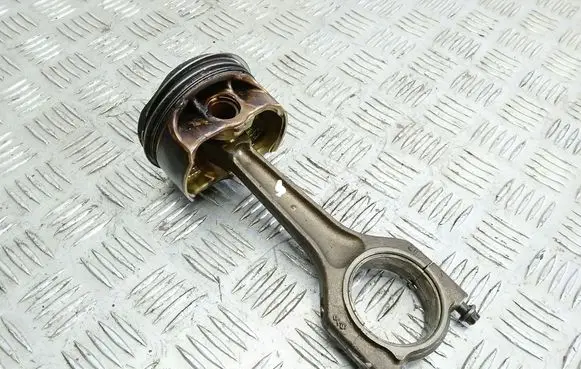 BMW 1 E82 E88 Piston with connecting rod 