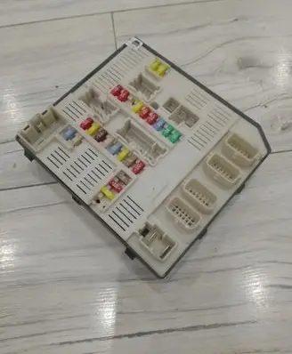 Renault Megane III BSM Control unit 284B60009R